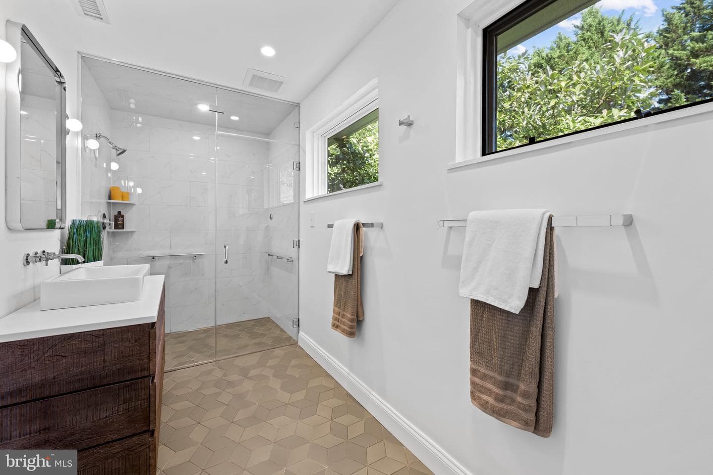 98 Cotswold Road photo 32