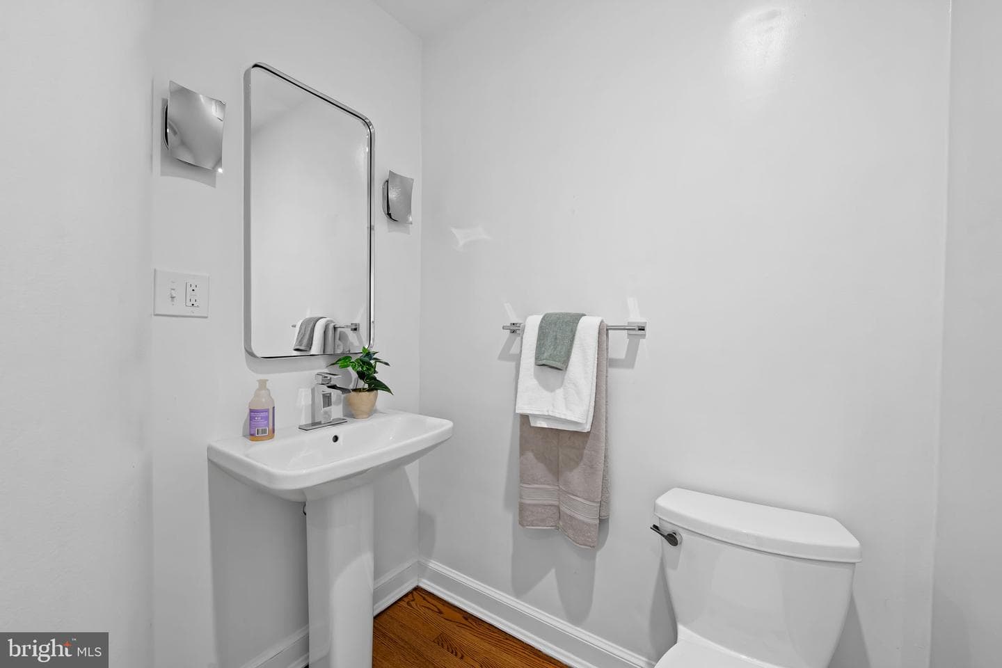 98 Cotswold Road photo 35