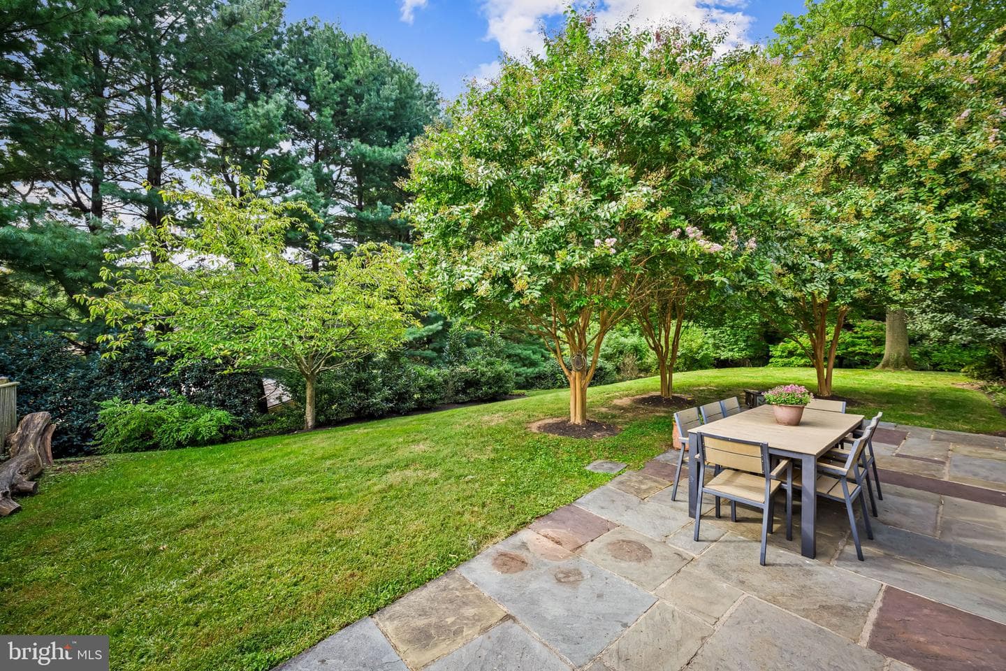 98 Cotswold Road photo 47