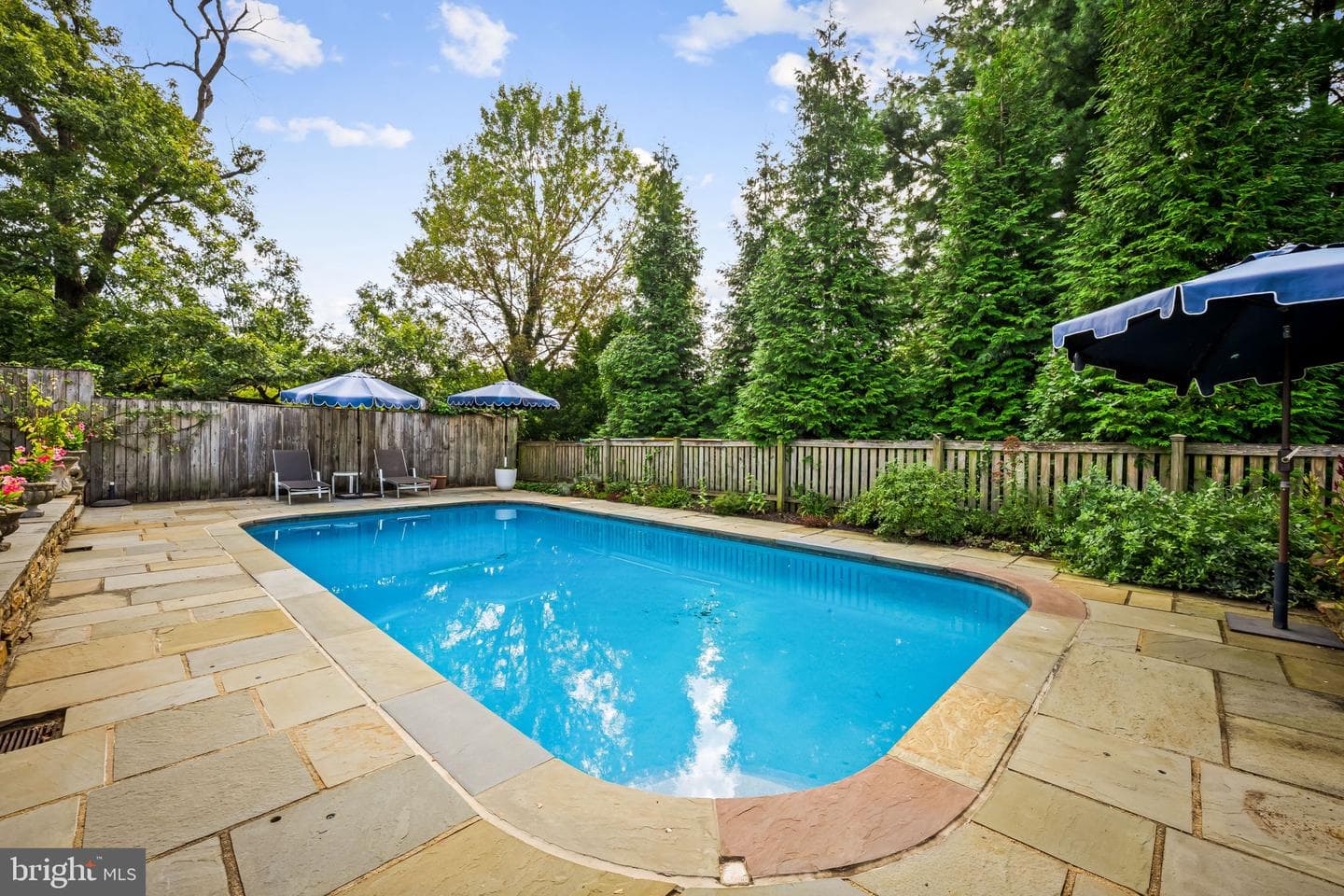 98 Cotswold Road photo 49