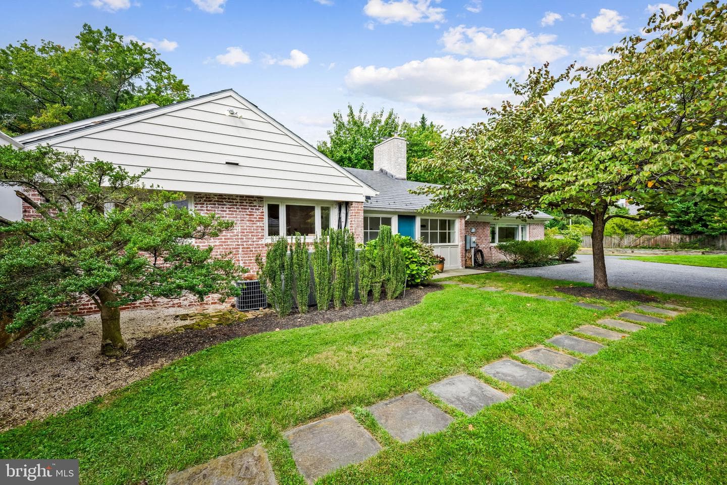 98 Cotswold Road photo 5