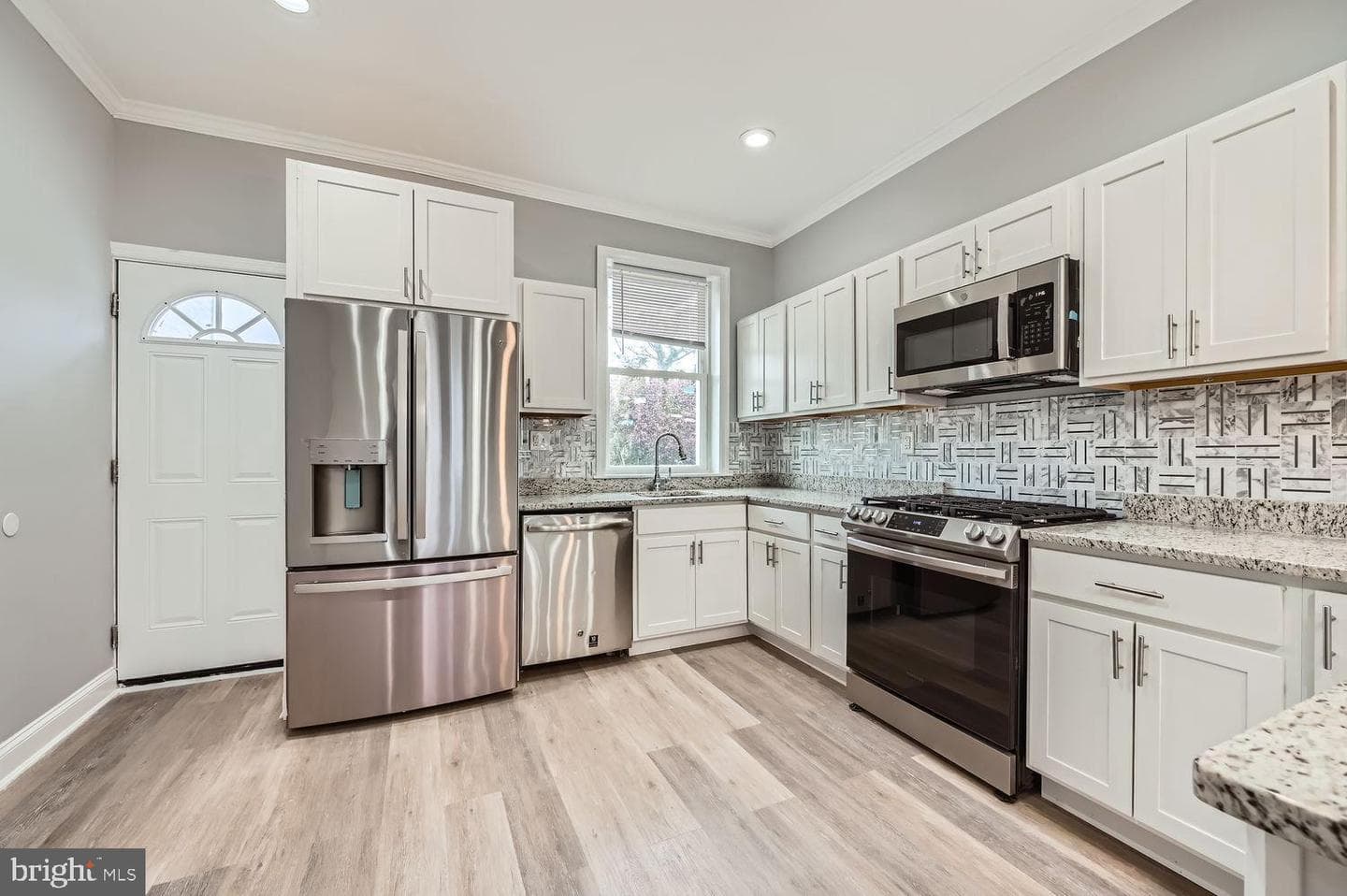 1532 N Patterson Park Avenue photo 6