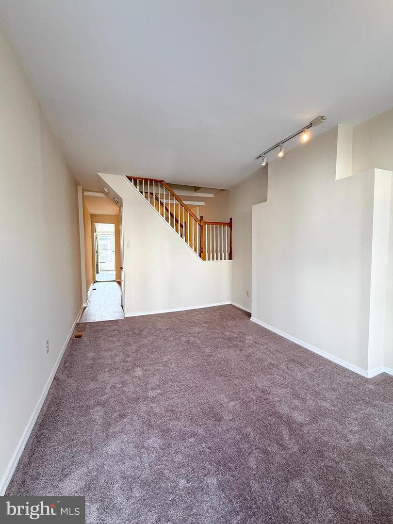 3919 Mount Pleasant Avenue photo 5
