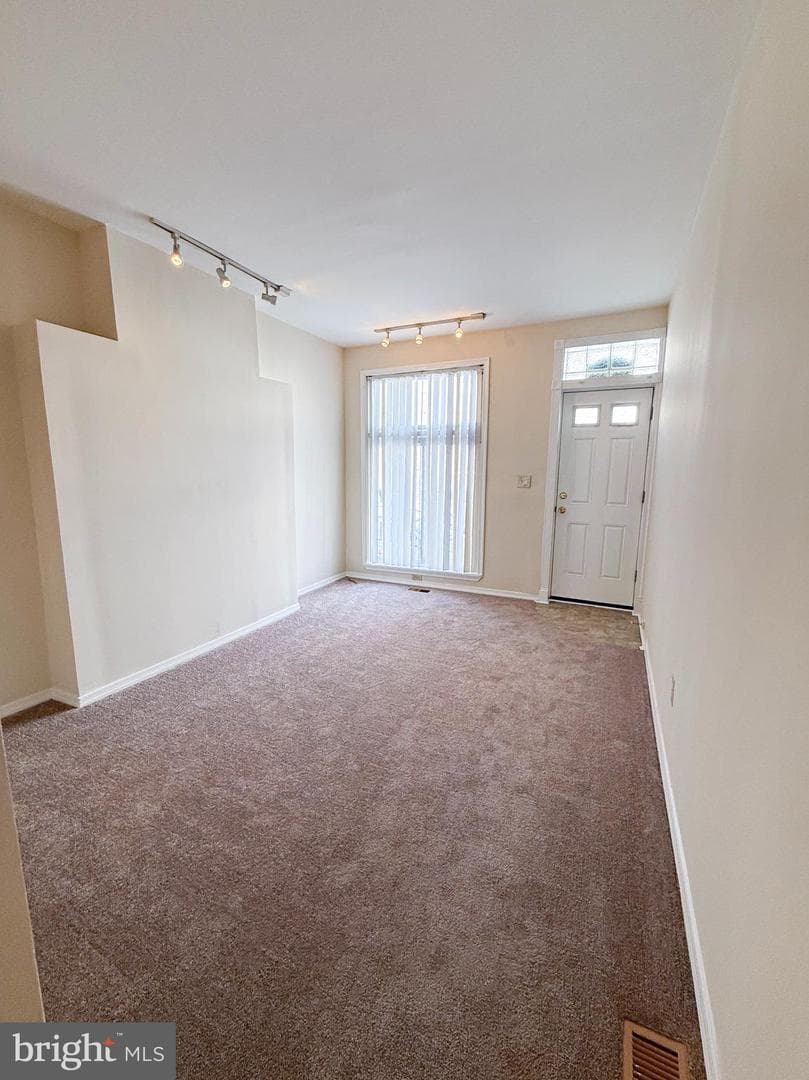 3919 Mount Pleasant Avenue photo 7