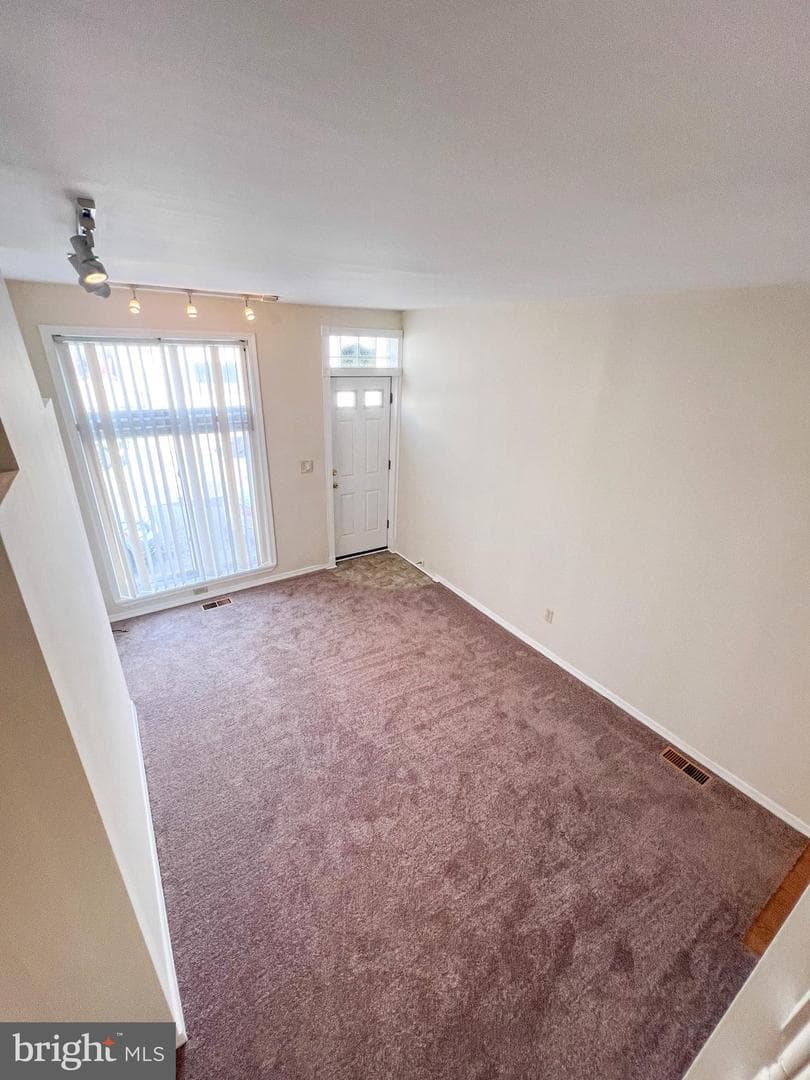 3919 Mount Pleasant Avenue photo 8