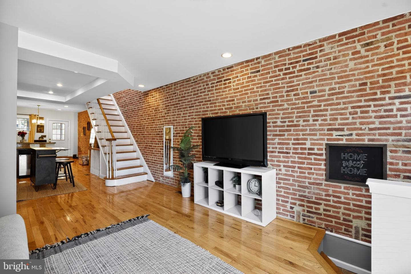 120 N Luzerne Avenue photo 4