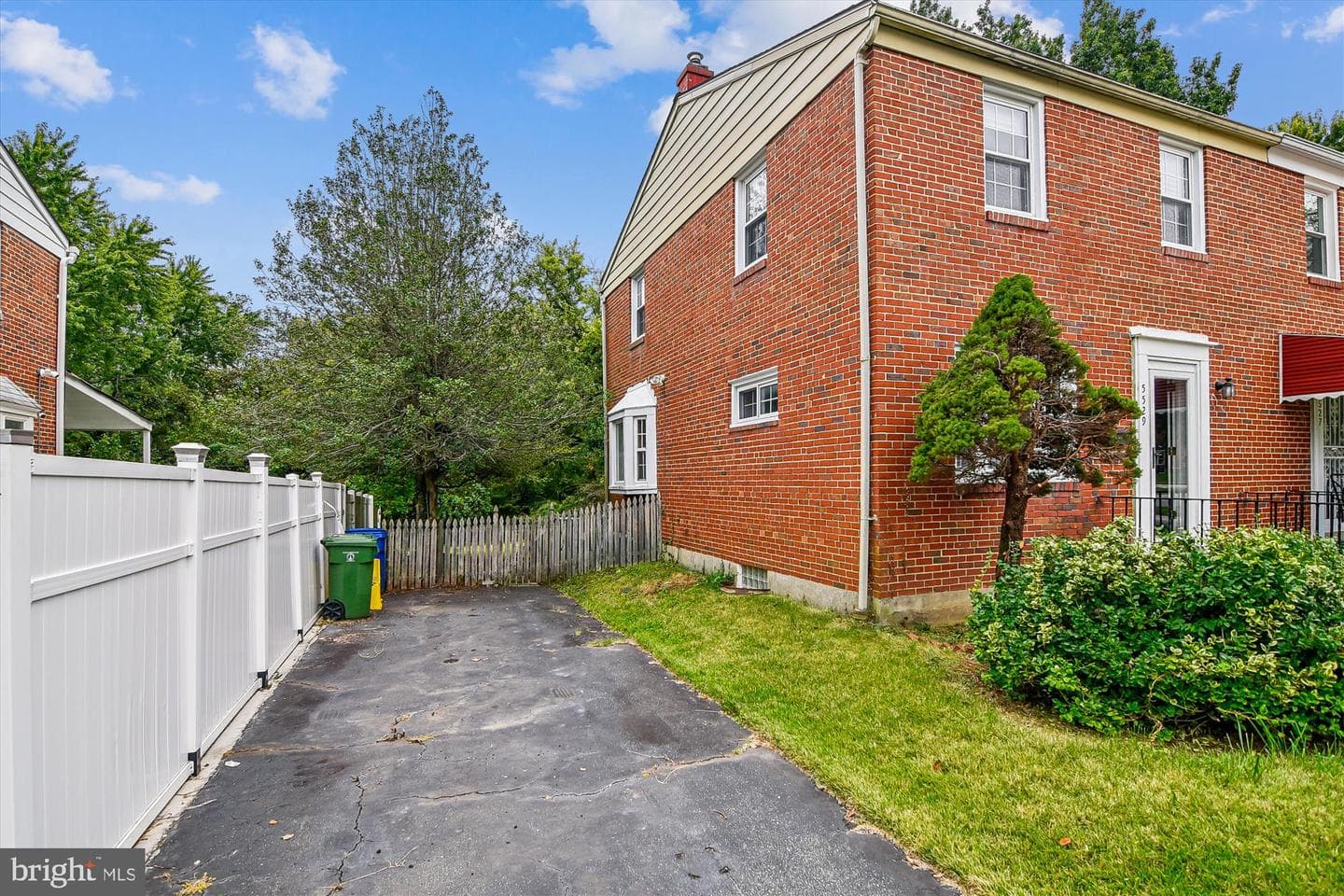 5529 Todd Avenue photo 2