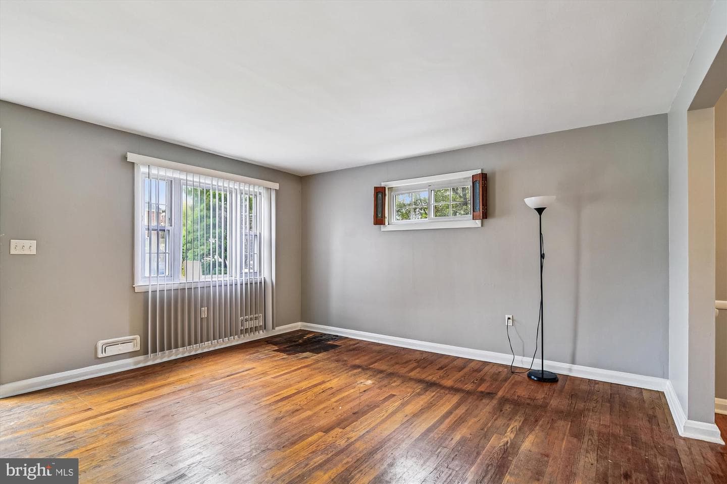 5529 Todd Avenue photo 6