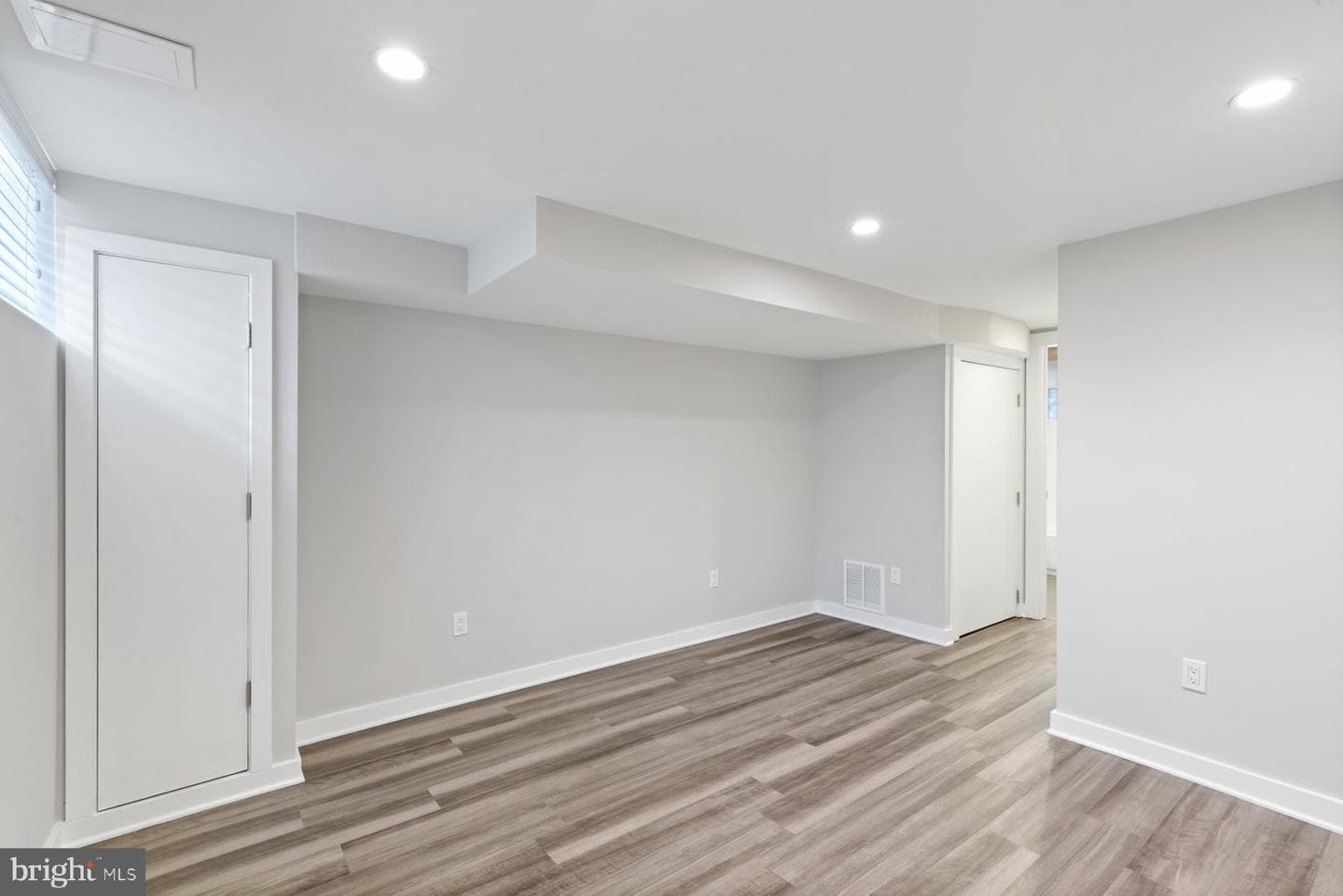 823 Grundy Street photo 22