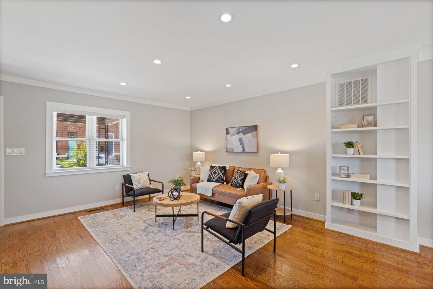 823 Grundy Street photo 3