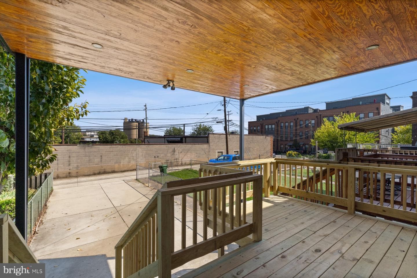 823 Grundy Street photo 30