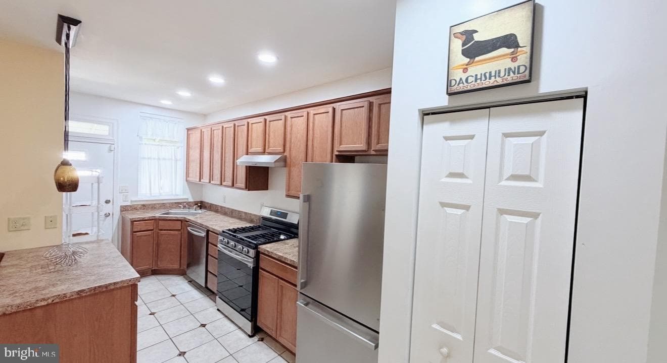 2860 W Garrison Avenue photo 3