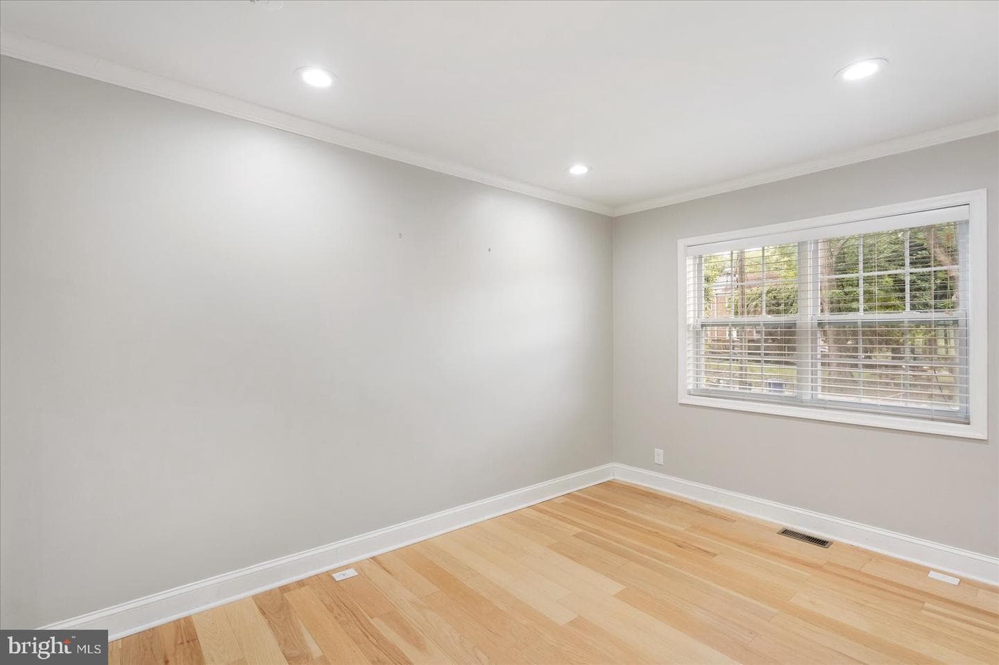 1103 E Northern Parkway photo 18