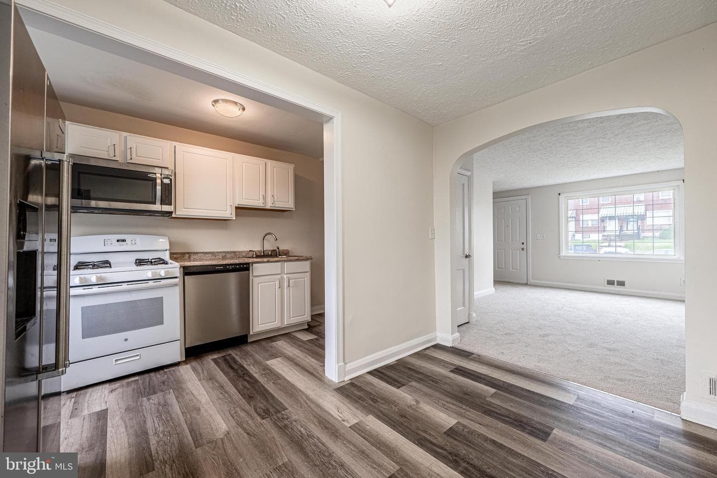 3664 Dudley Avenue photo 10