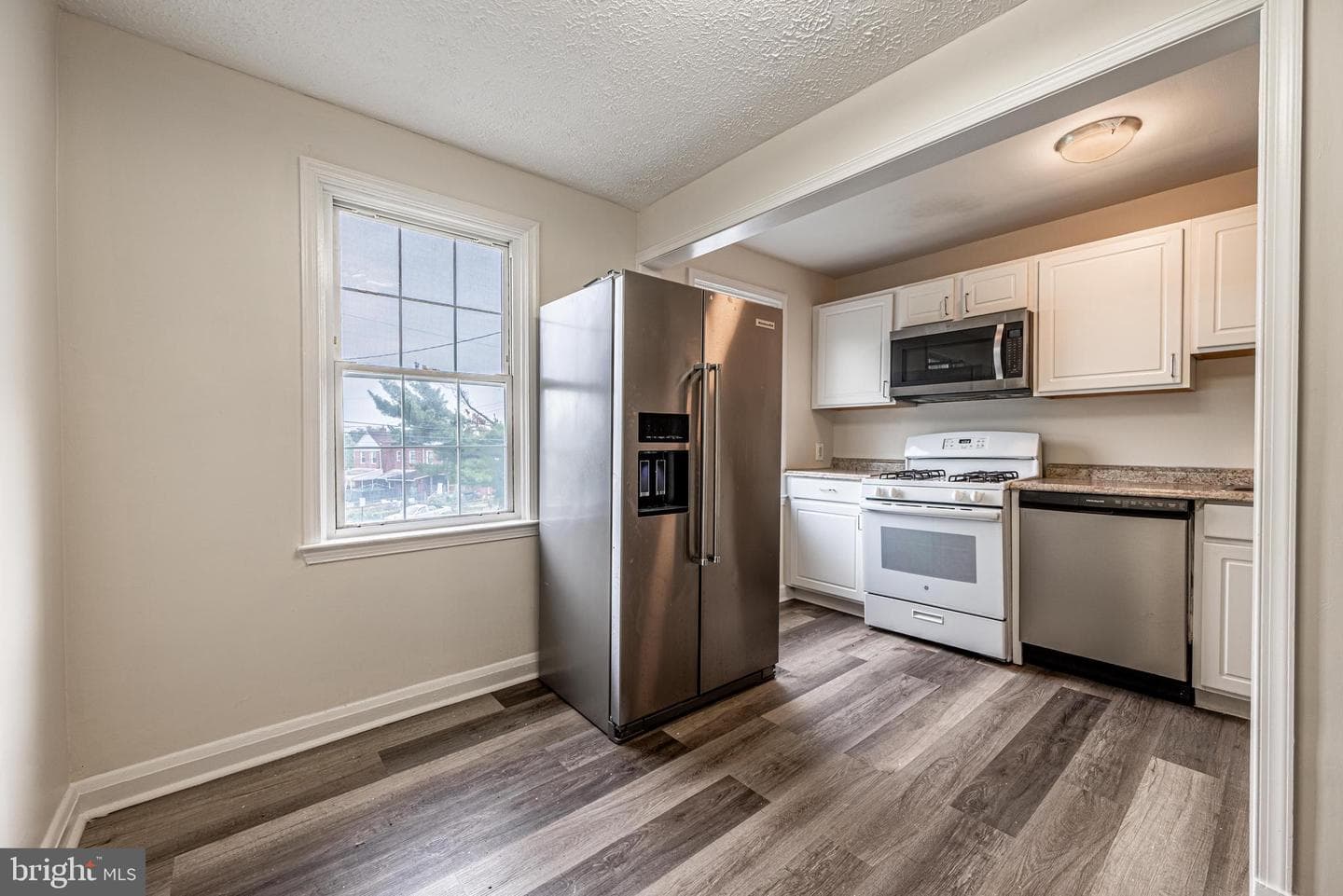 3664 Dudley Avenue photo 9