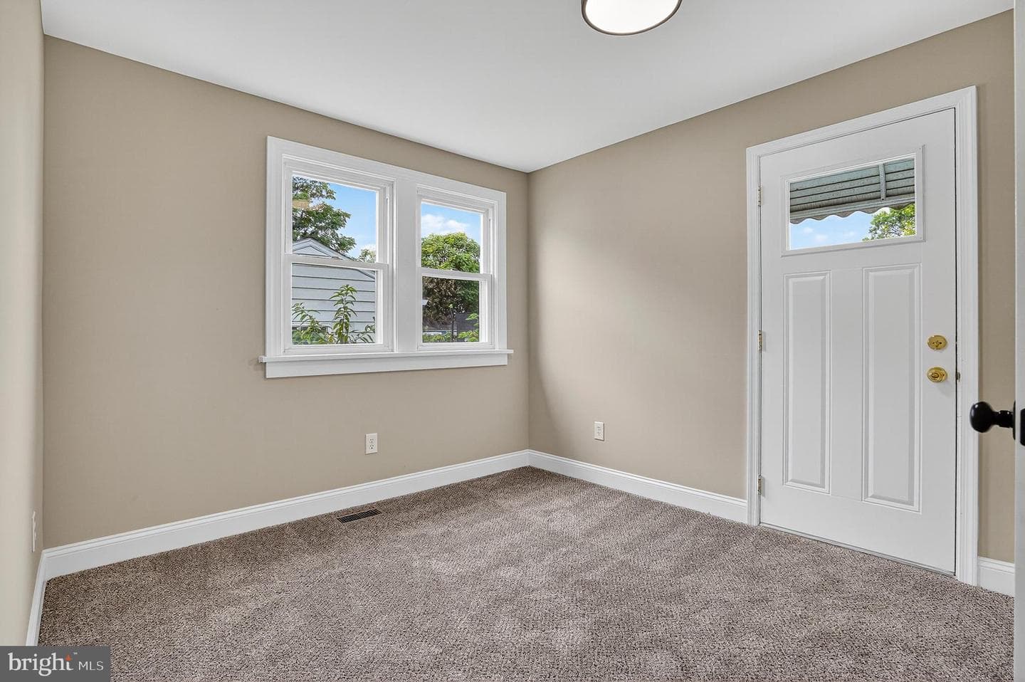 4102 Hillcrest Avenue photo 16