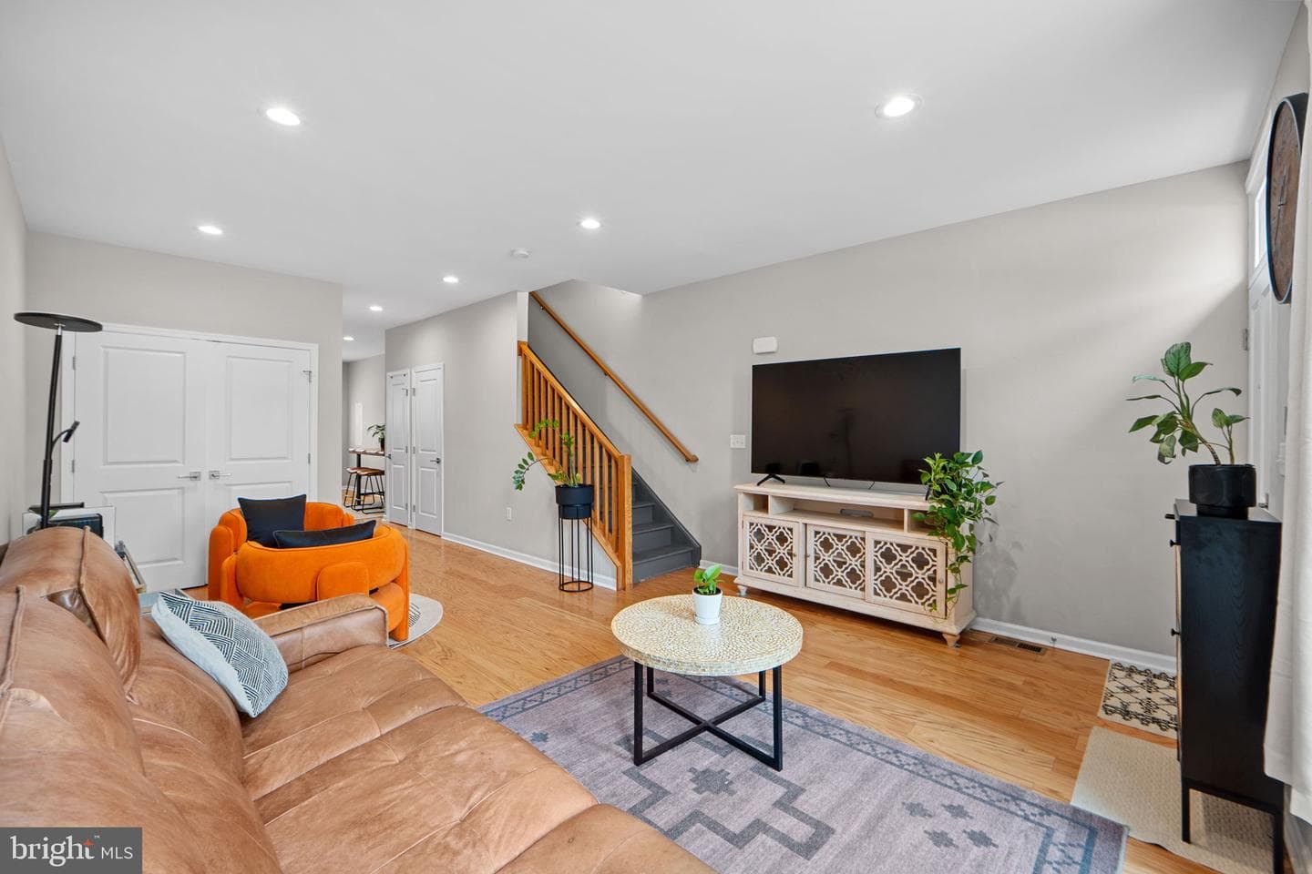 807 E Chase Street photo 8
