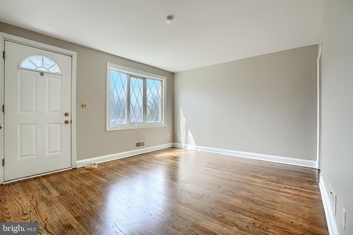 4102 Dudley Avenue photo 3