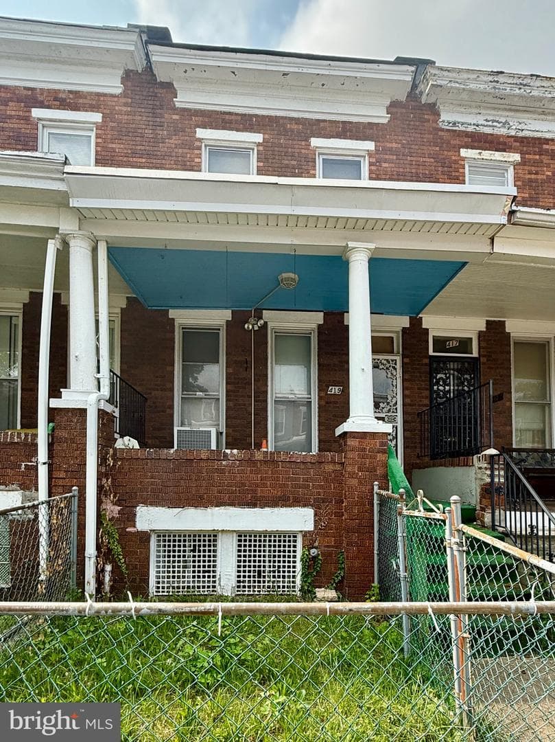 419 Ilchester Avenue photo 2