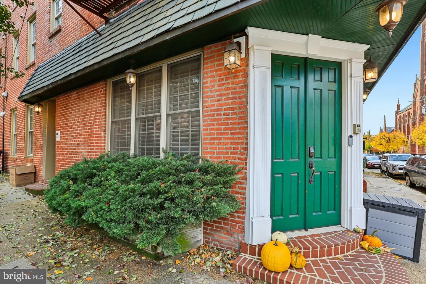 143 E West Street photo 45