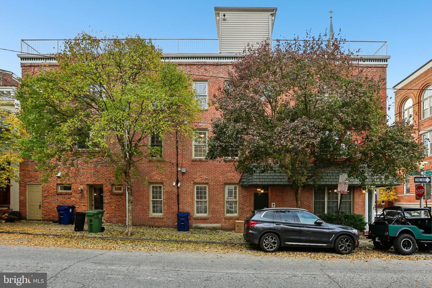 143 E West Street photo 47