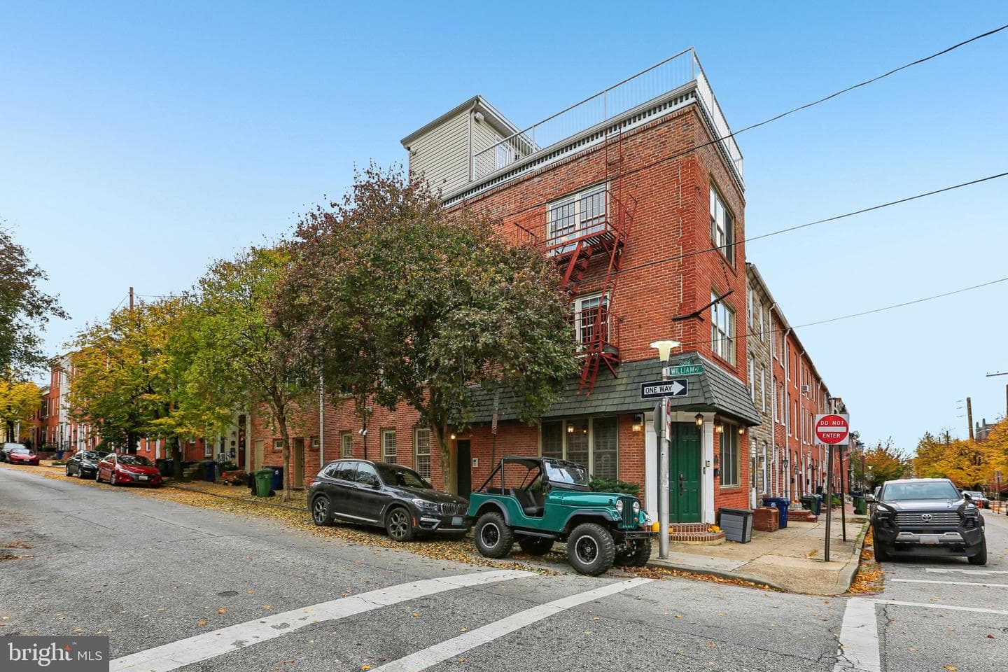 143 E West Street photo 48