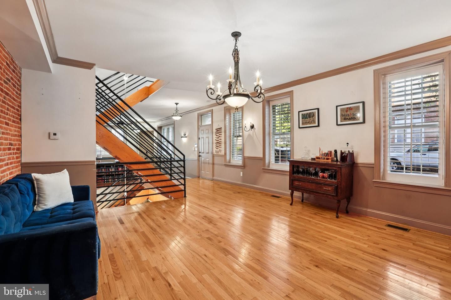 143 E West Street photo 6