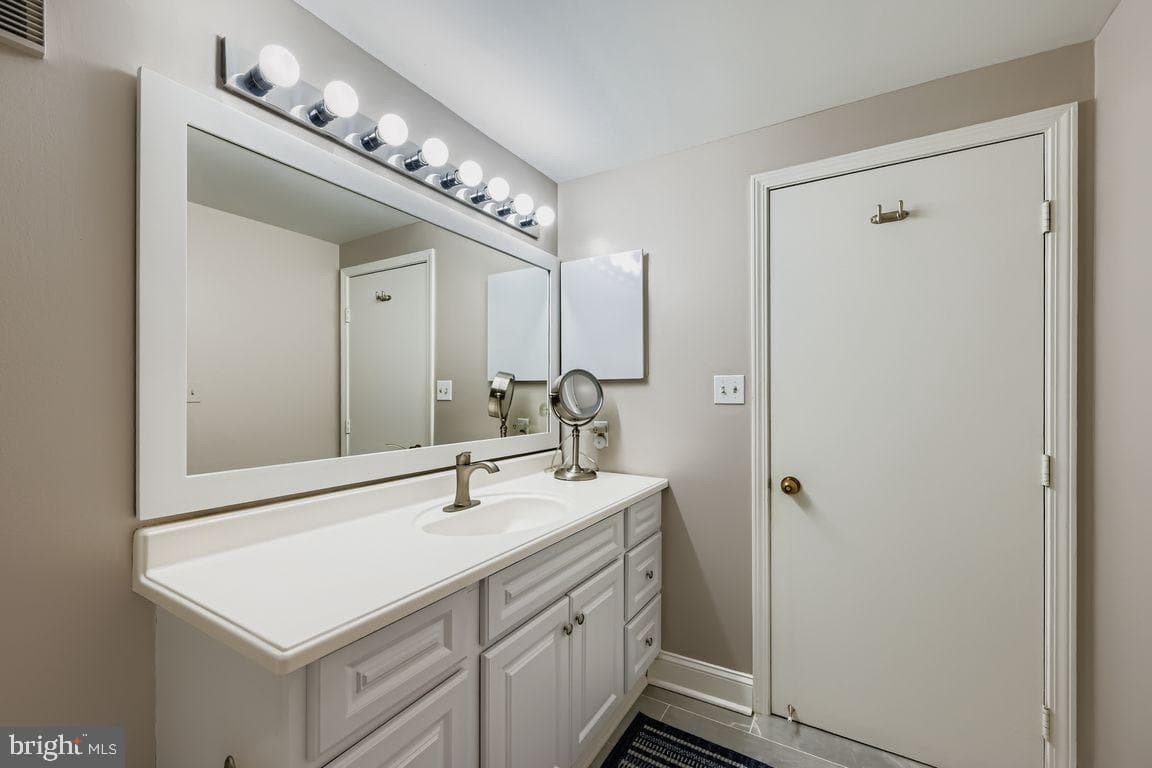 250 President Street #605 photo 11