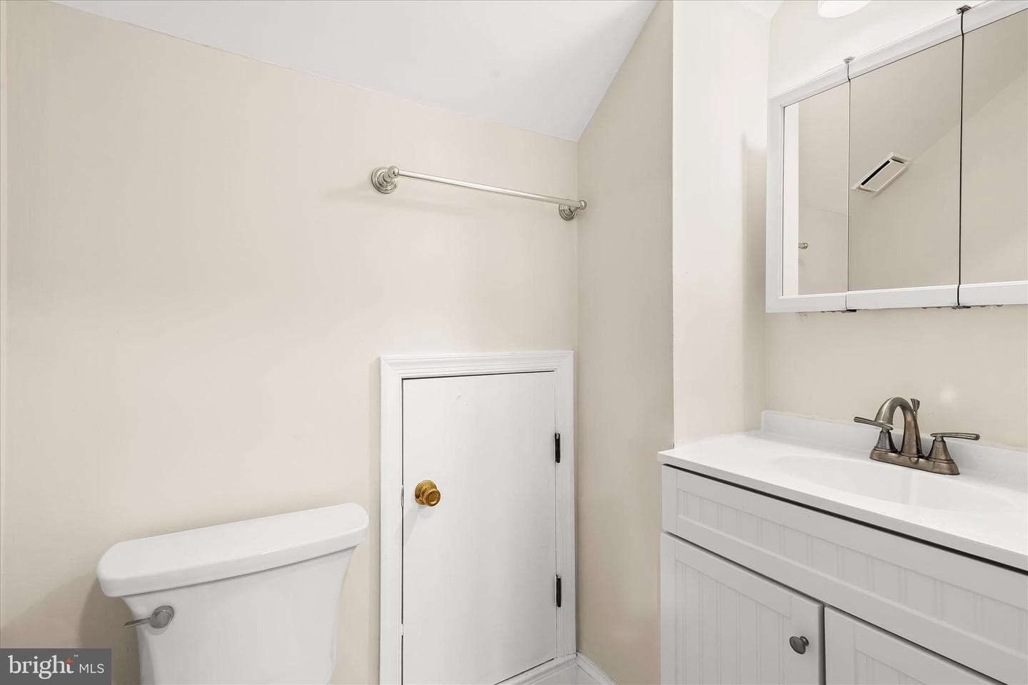 352 Homeland Southway photo 14