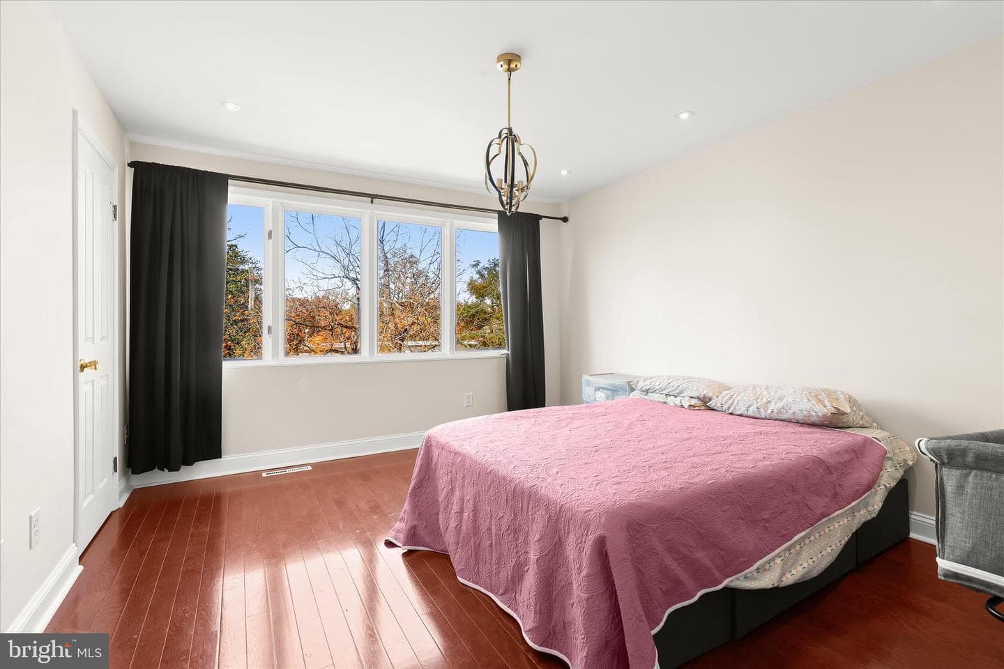 352 Homeland Southway photo 15