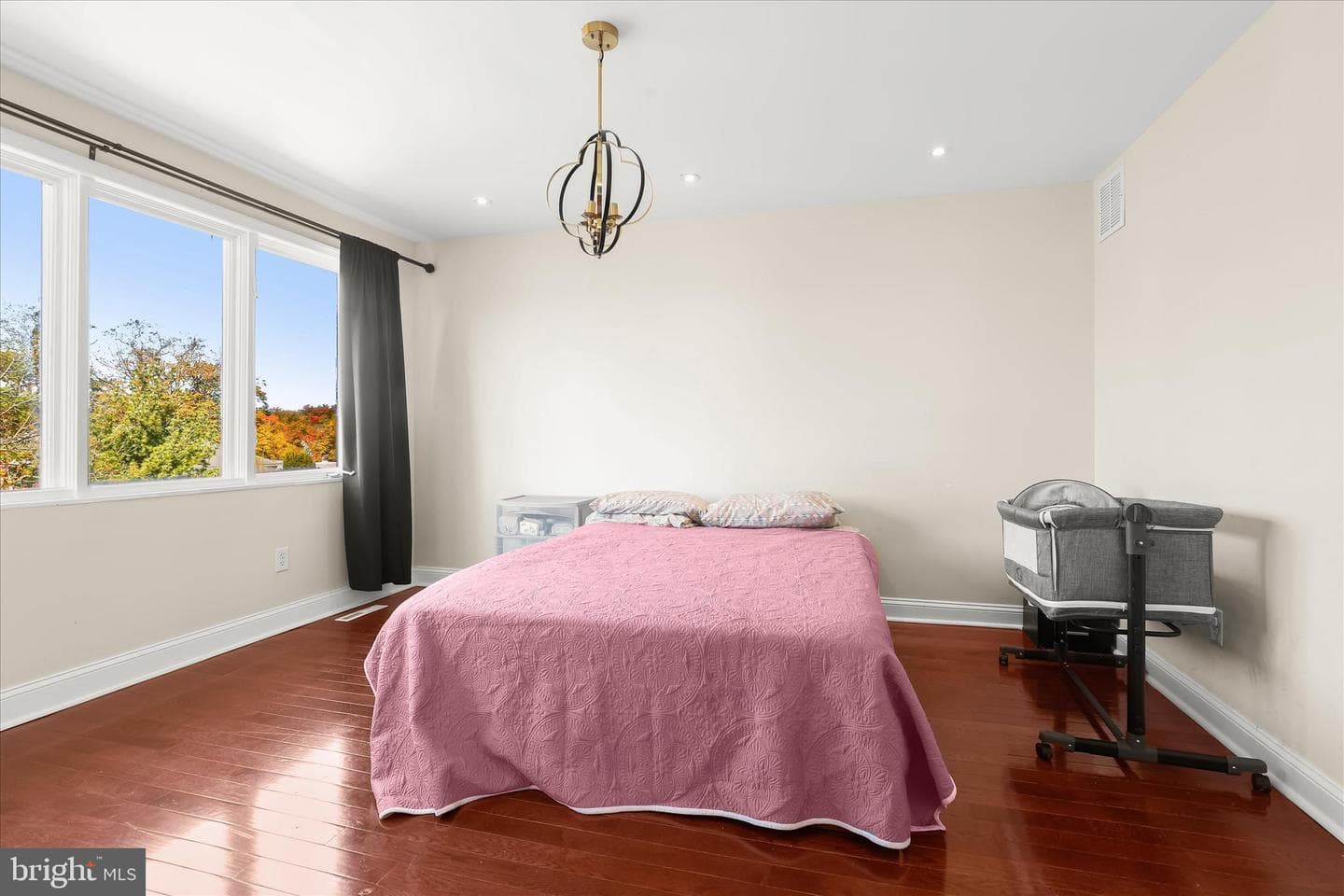 352 Homeland Southway photo 16