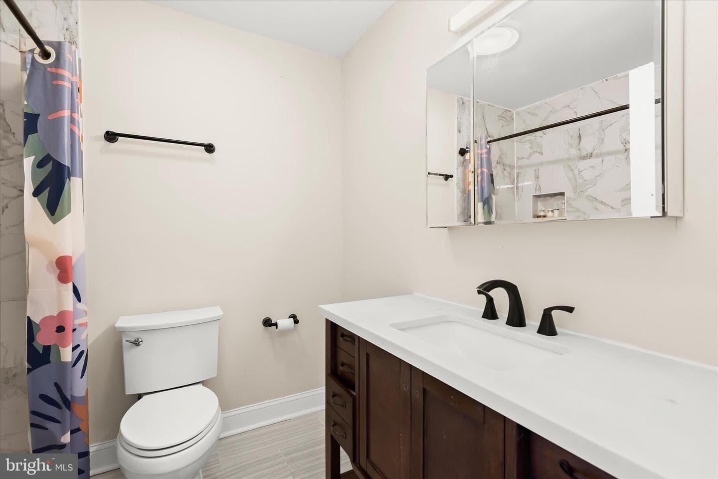352 Homeland Southway photo 17
