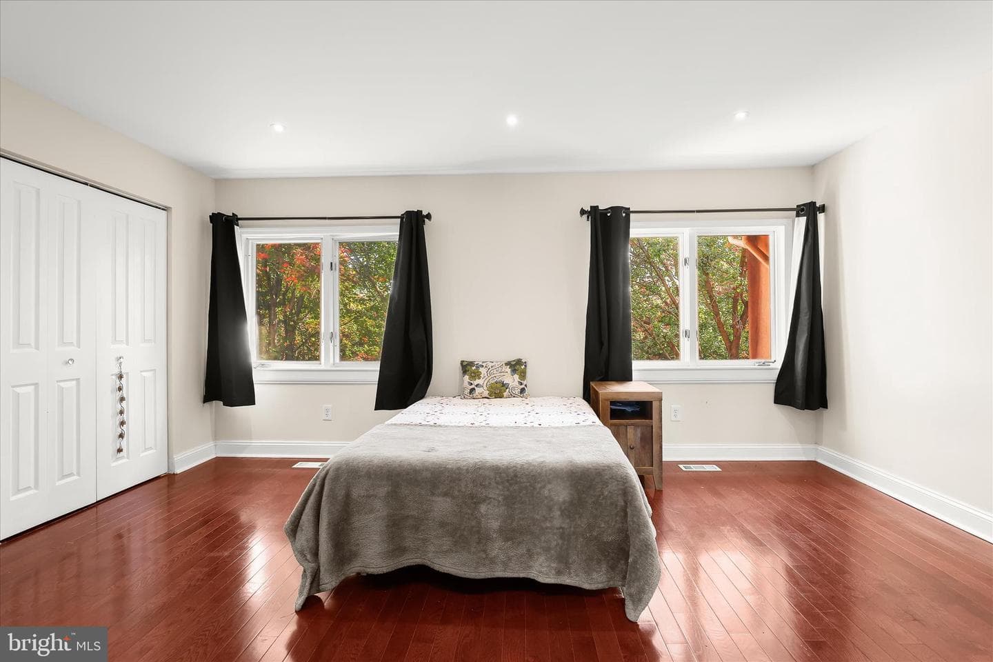 352 Homeland Southway photo 19