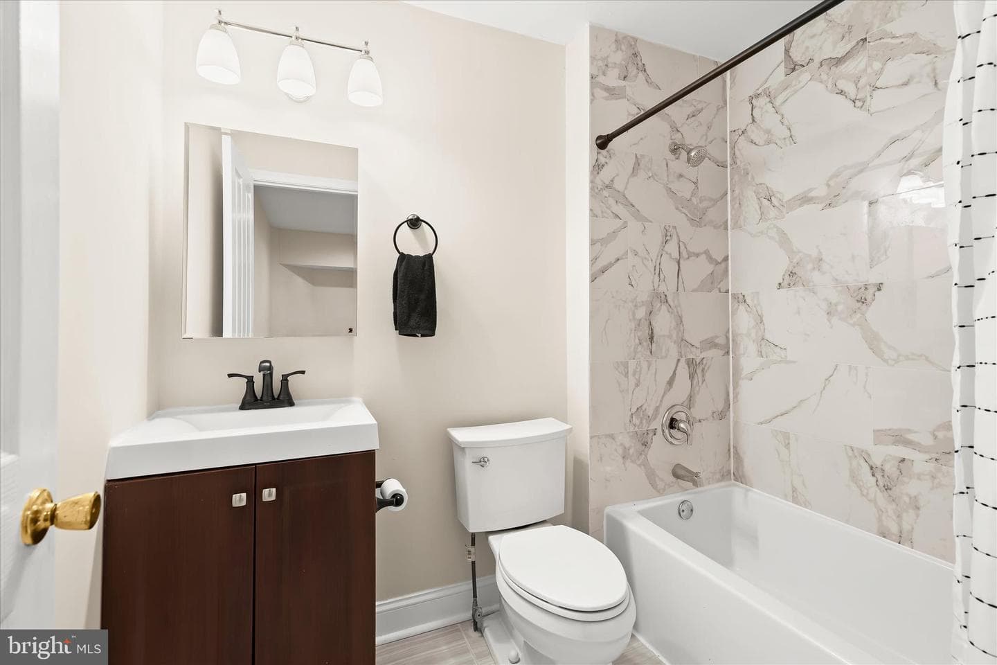 352 Homeland Southway photo 22