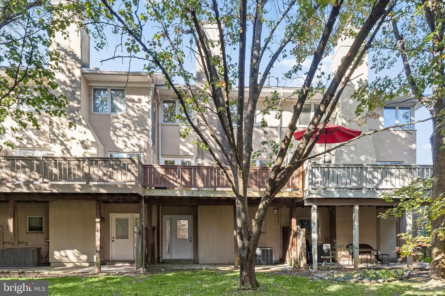 352 Homeland Southway photo 32