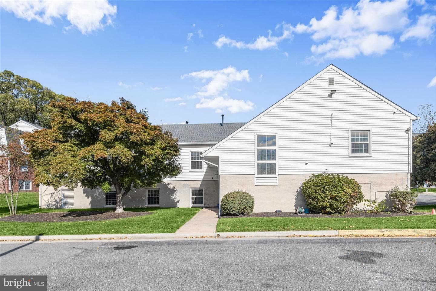 352 Homeland Southway photo 42