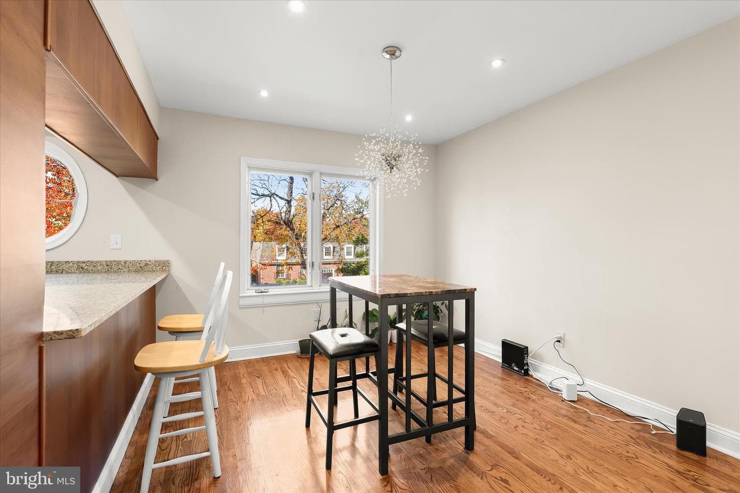 352 Homeland Southway photo 9