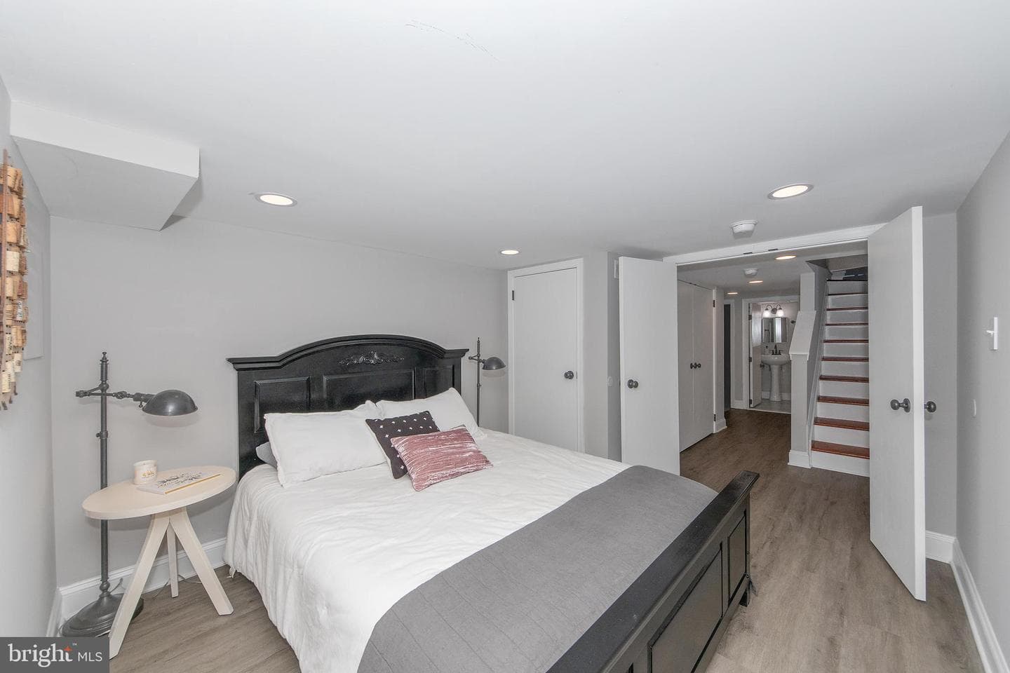 534 S Decker Avenue photo 31