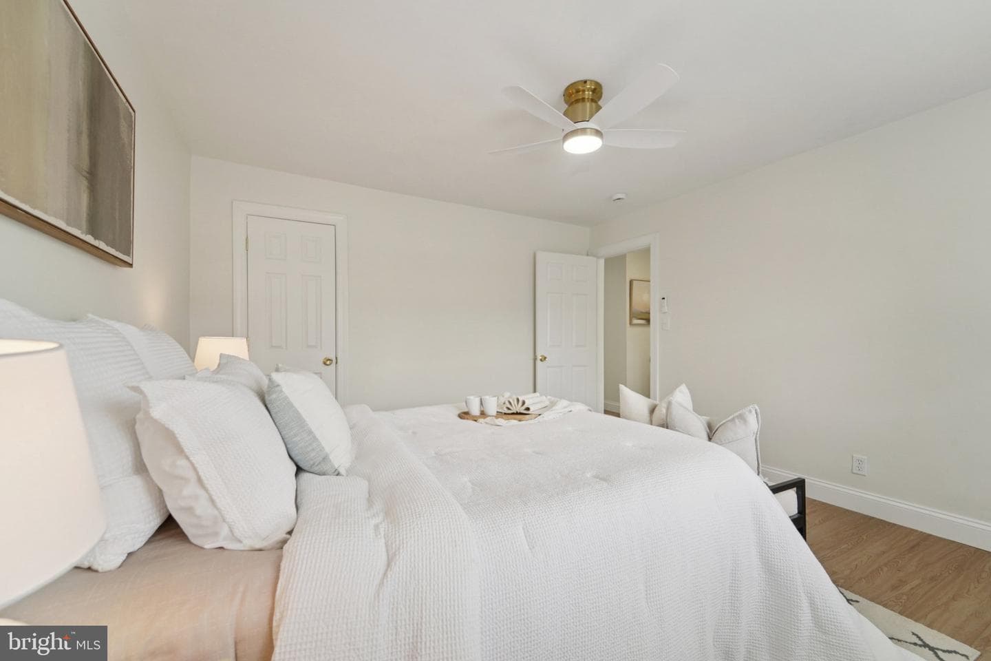827 N Augusta Avenue photo 14