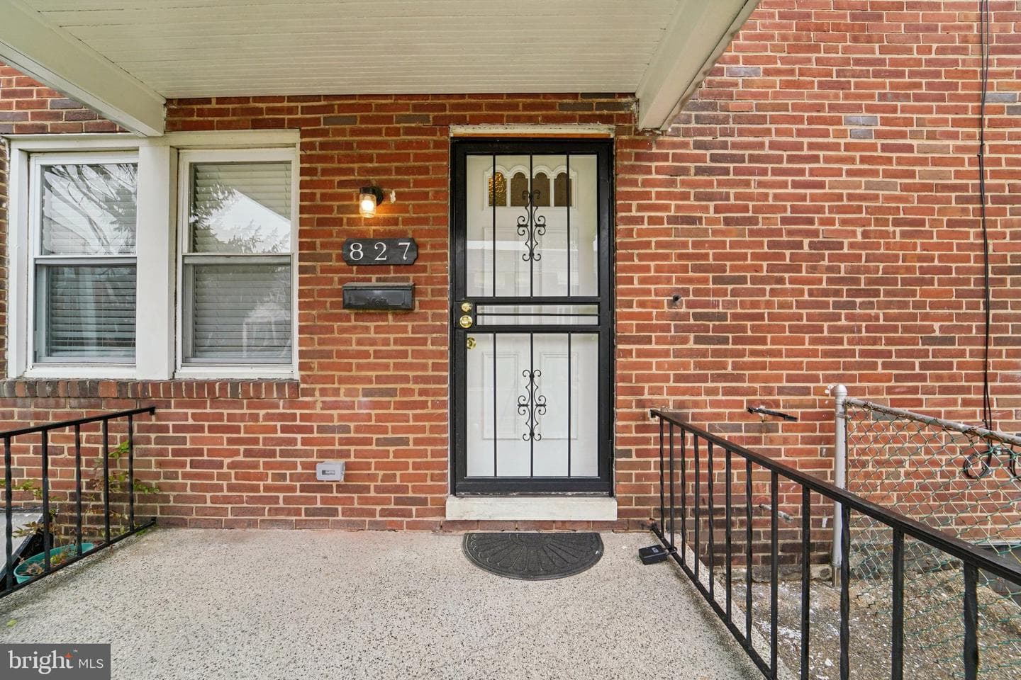827 N Augusta Avenue photo 23