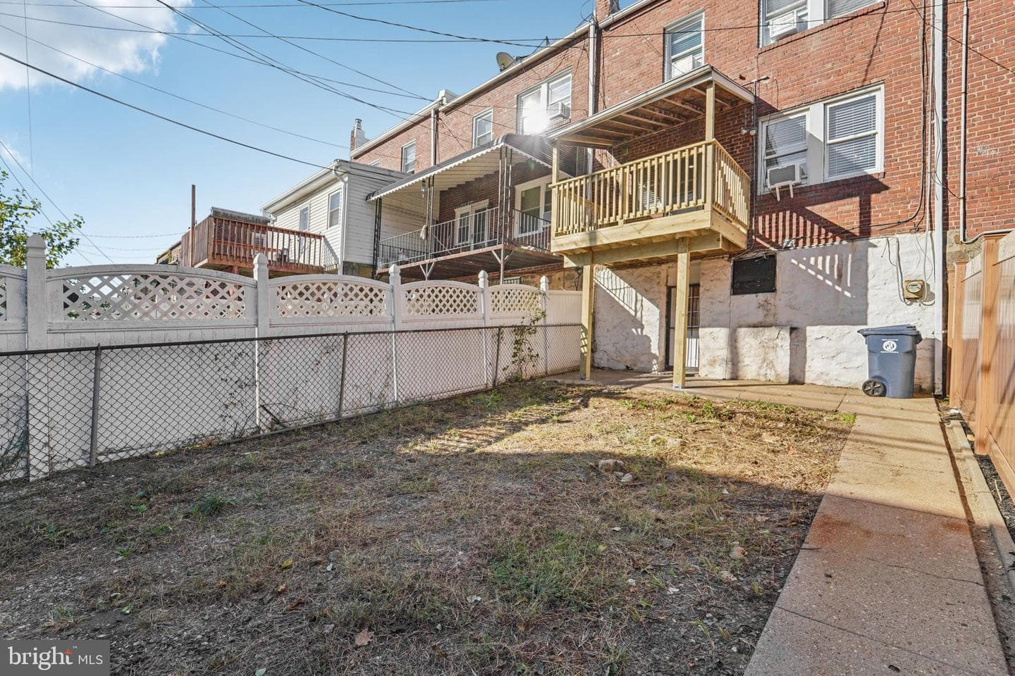827 N Augusta Avenue photo 26