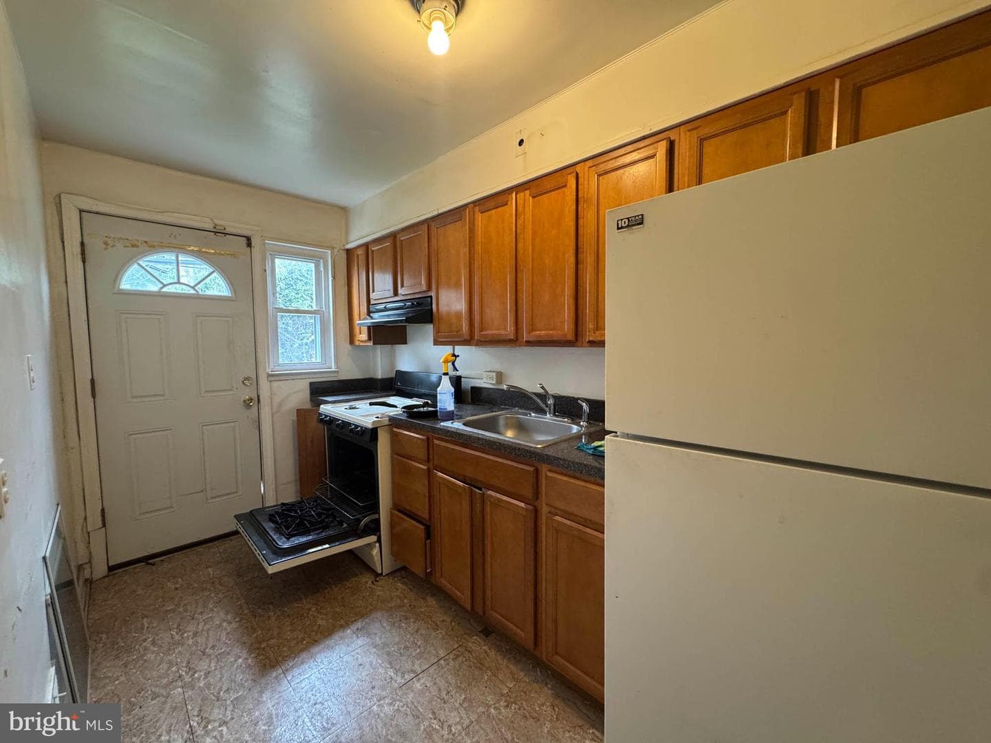 1226 N Augusta Avenue photo 5