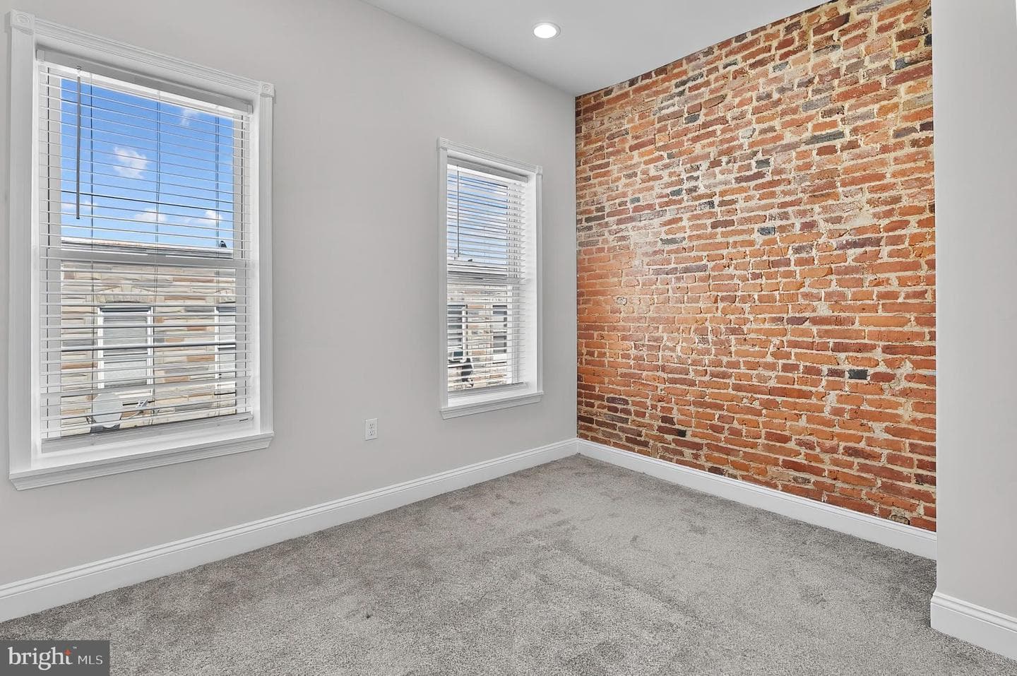 132 N Glover Street photo 10