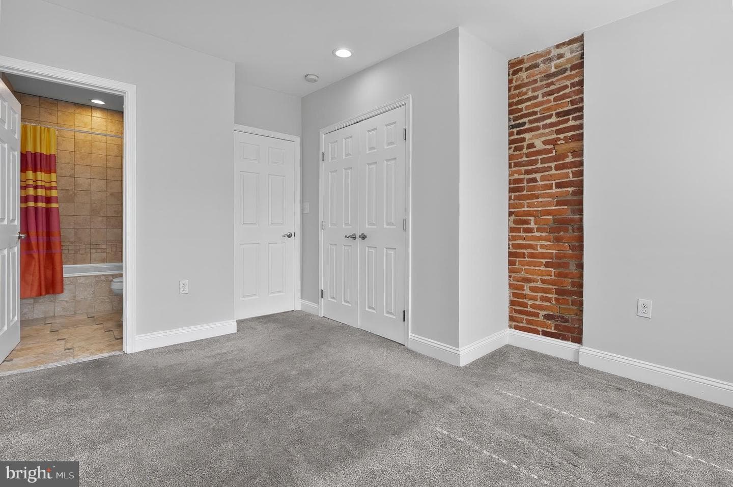 132 N Glover Street photo 14