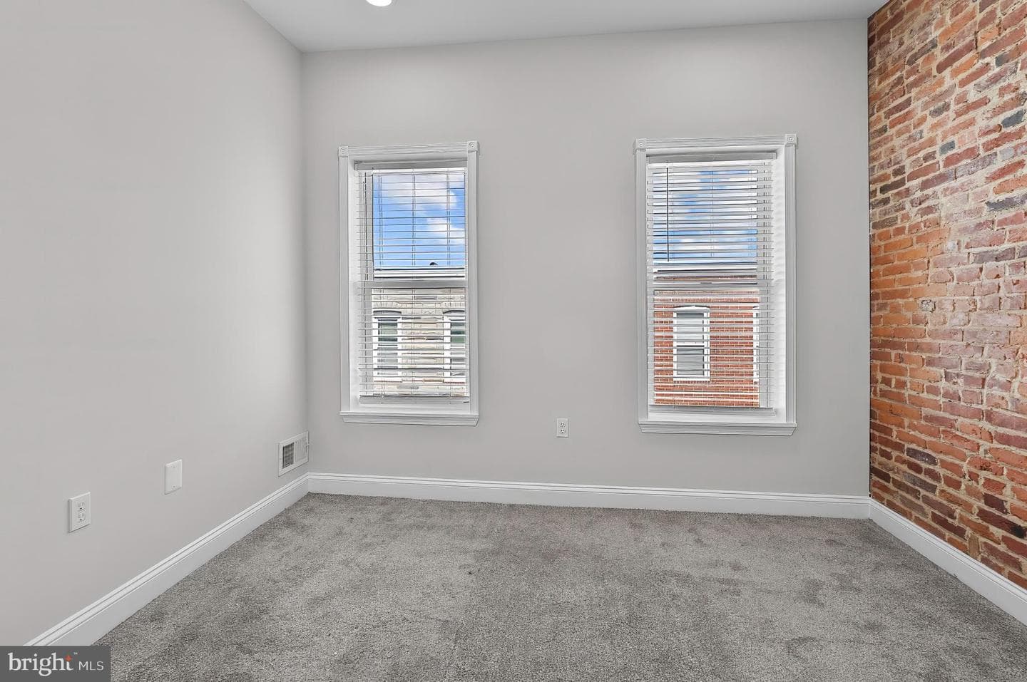132 N Glover Street photo 22