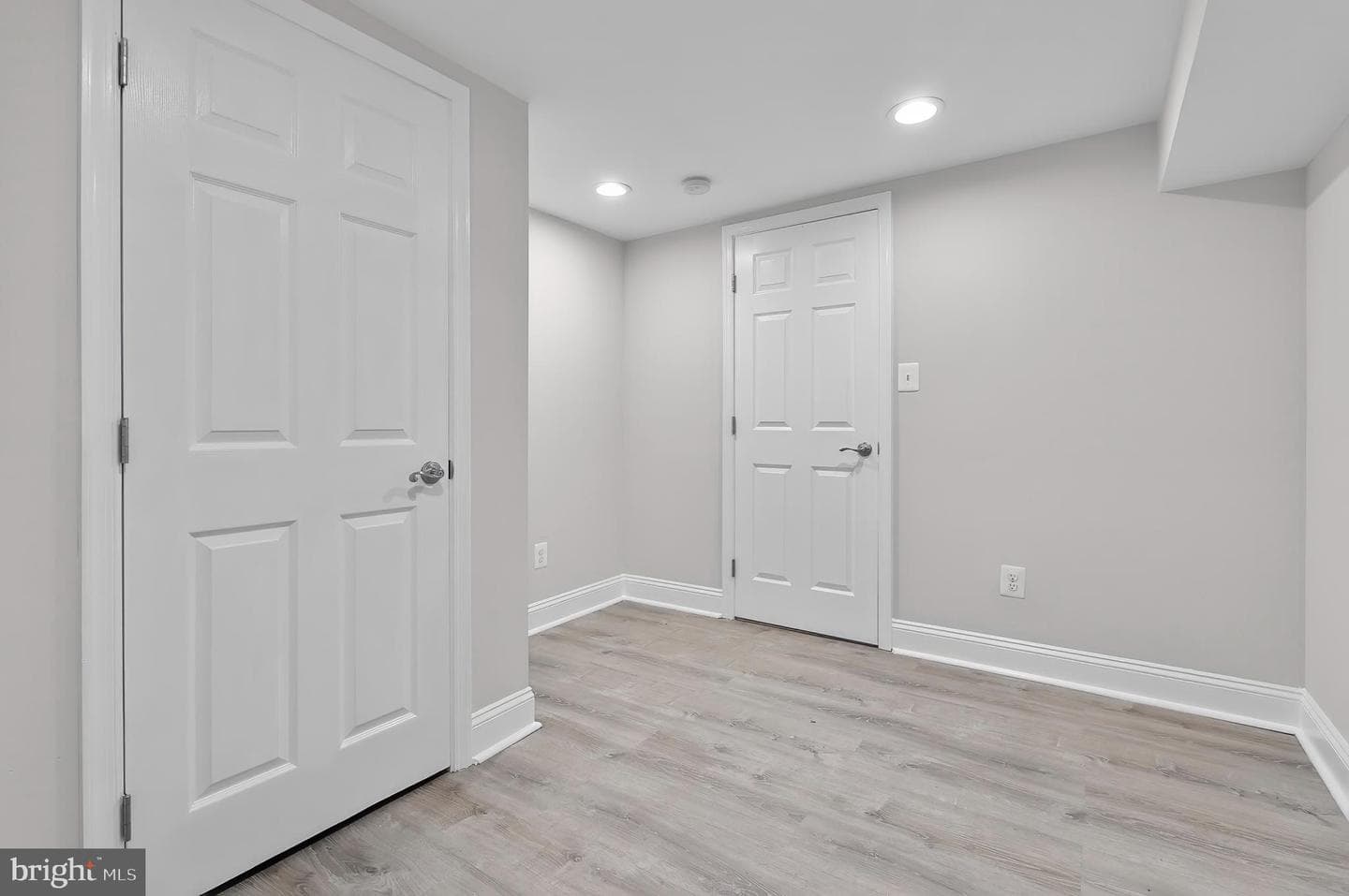 132 N Glover Street photo 24