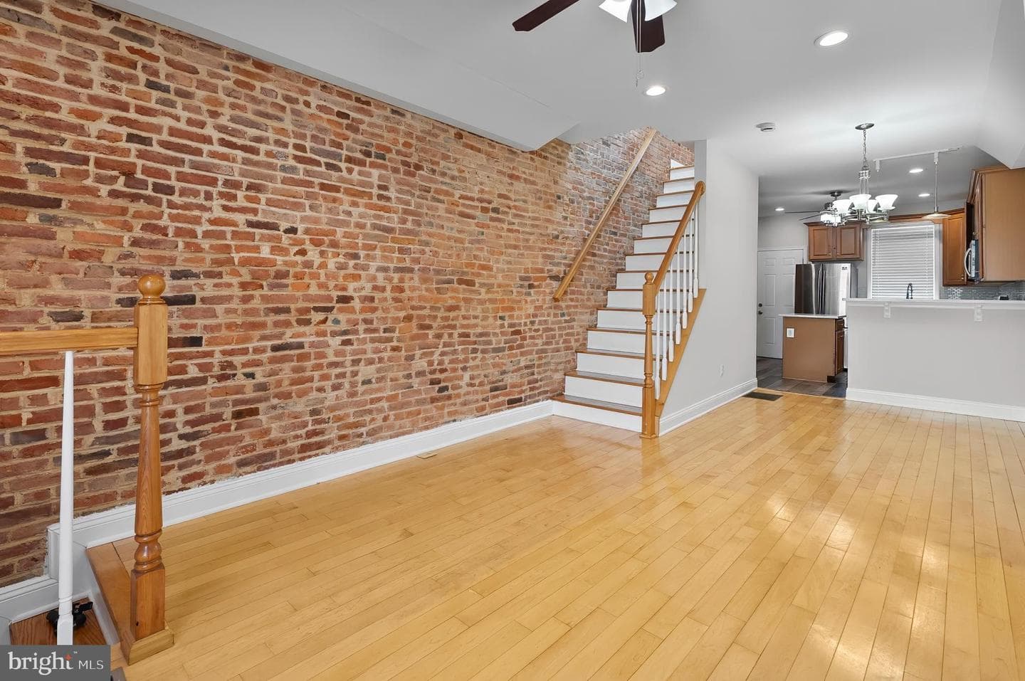 132 N Glover Street photo 4