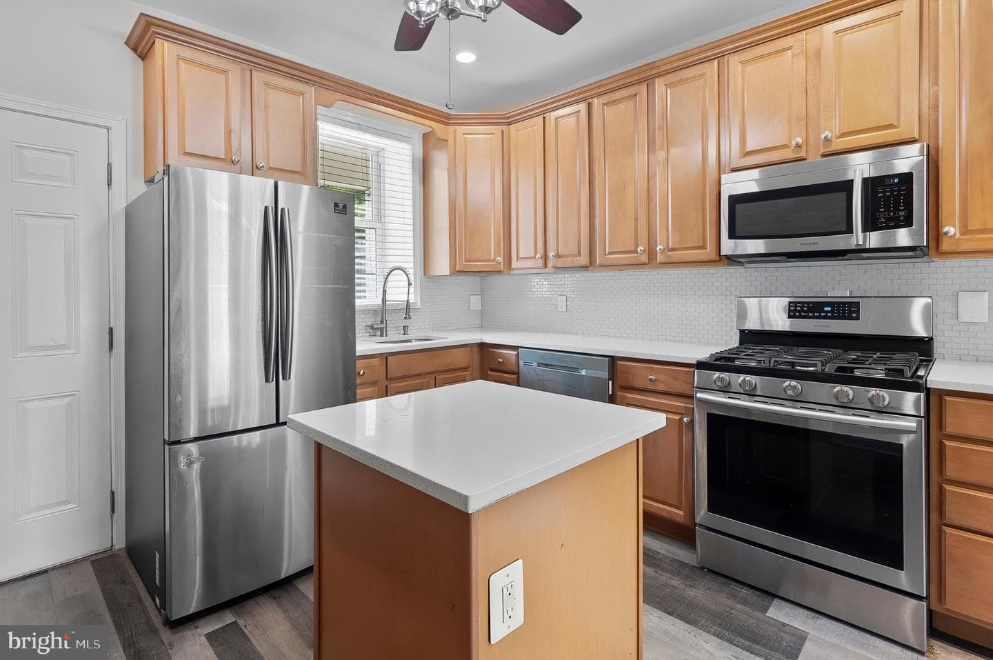 132 N Glover Street photo 6
