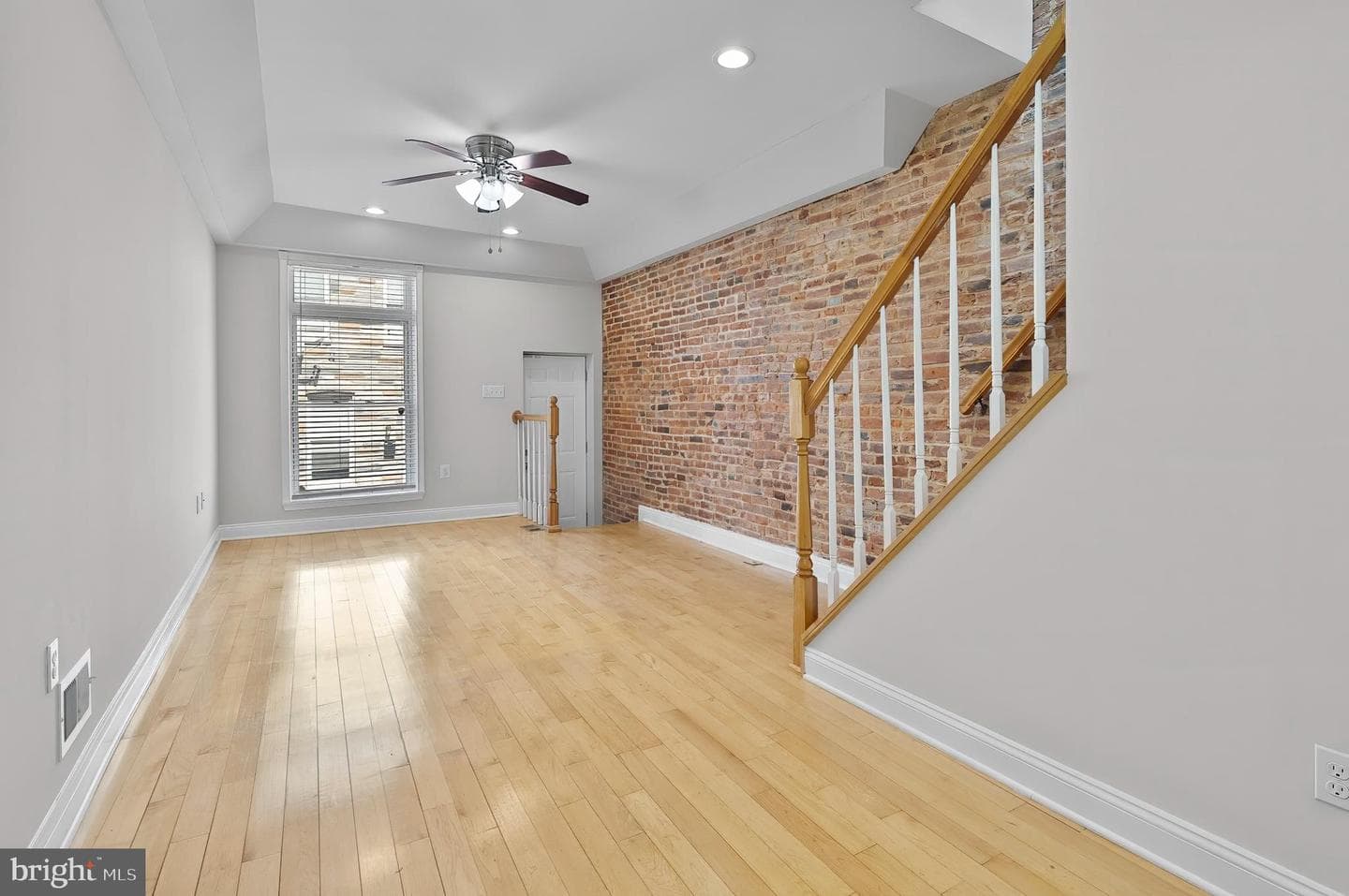 132 N Glover Street photo 8