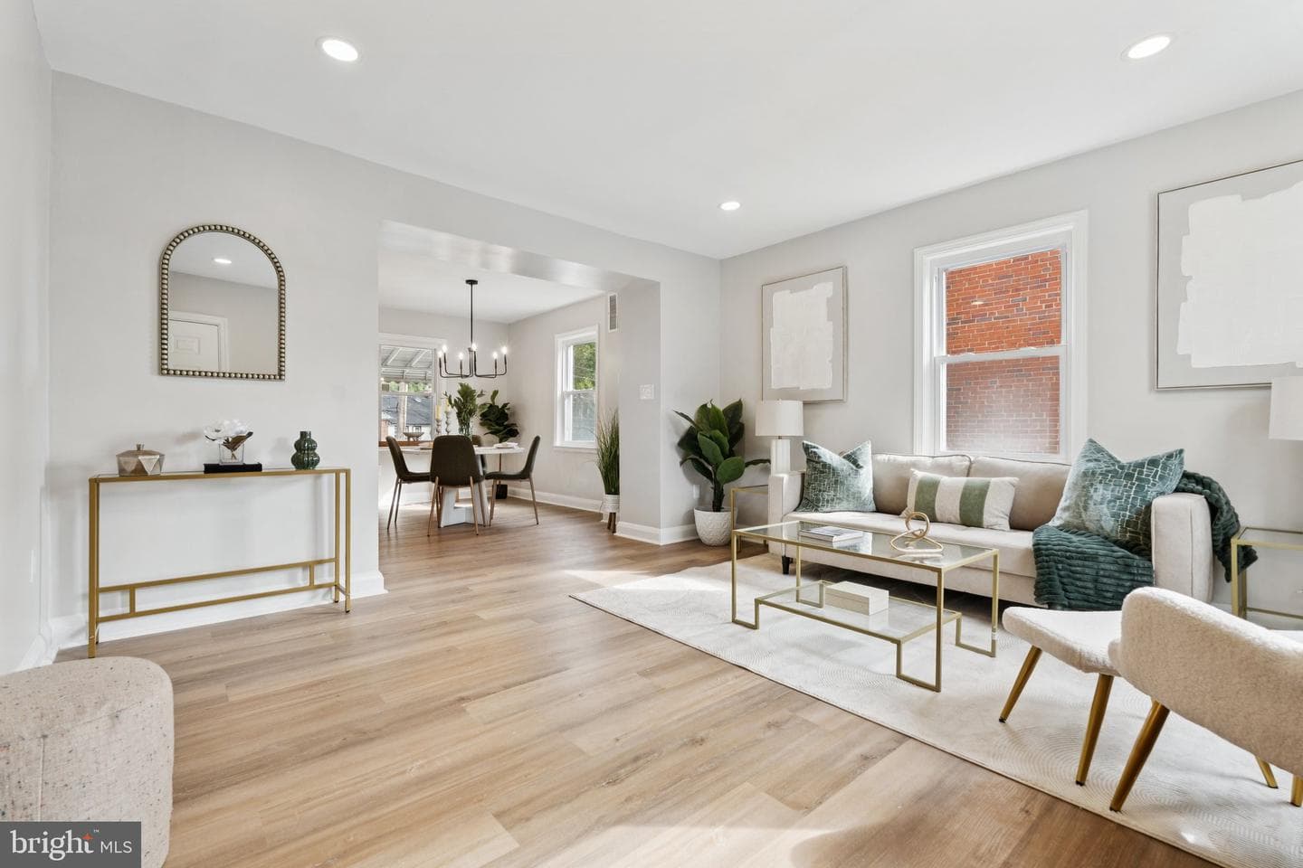 1014 Upnor Road photo 2